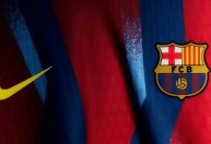 Barcelona homenageia atuação histórica de Ronaldinho Gaúcho em nova camisa