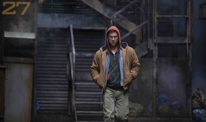 Glen Powell diz ter se dedicado em cenas de ação de "O Sobrevivente"