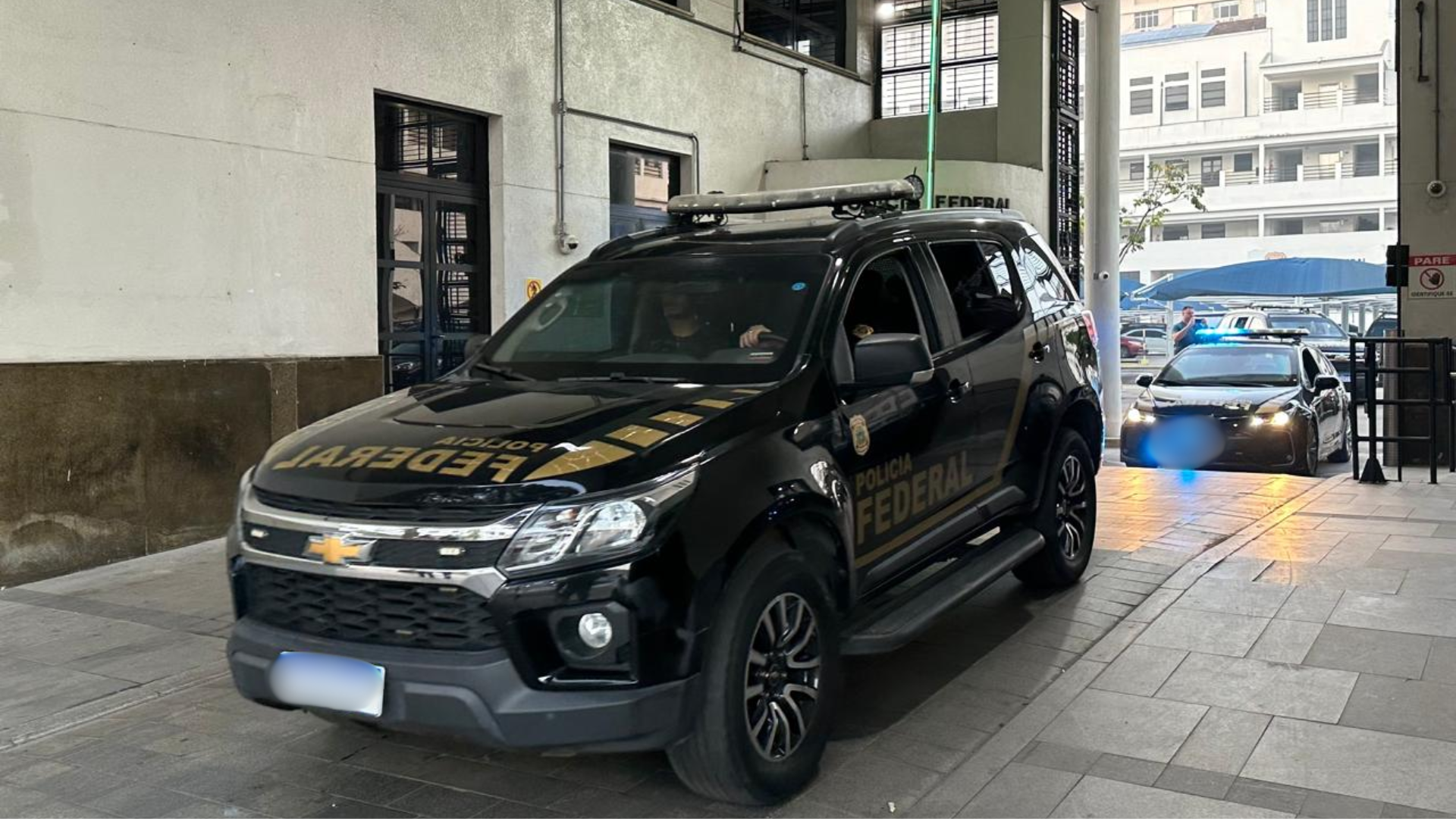 O cumprimento das medidas ocorre na capital paulista, em Várzea Paulista (SP), Indaiatuba (SP) e Salto (SP). As ações também acontecem na capital carioca e em Niterói (RJ).
