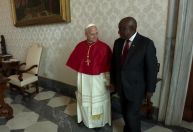 Papa Leão XIV se reúne com presidente da África do Sul no Vaticano