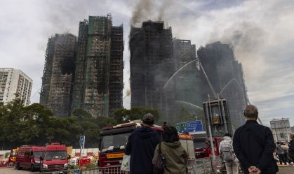 Número de mortos em incêndio em Hong Kong sobe para 146