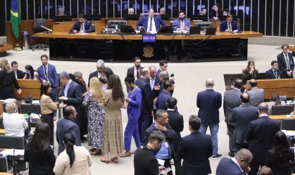"Vitória da vida" x "criança não é mãe": deputados repercutem PDL do aborto