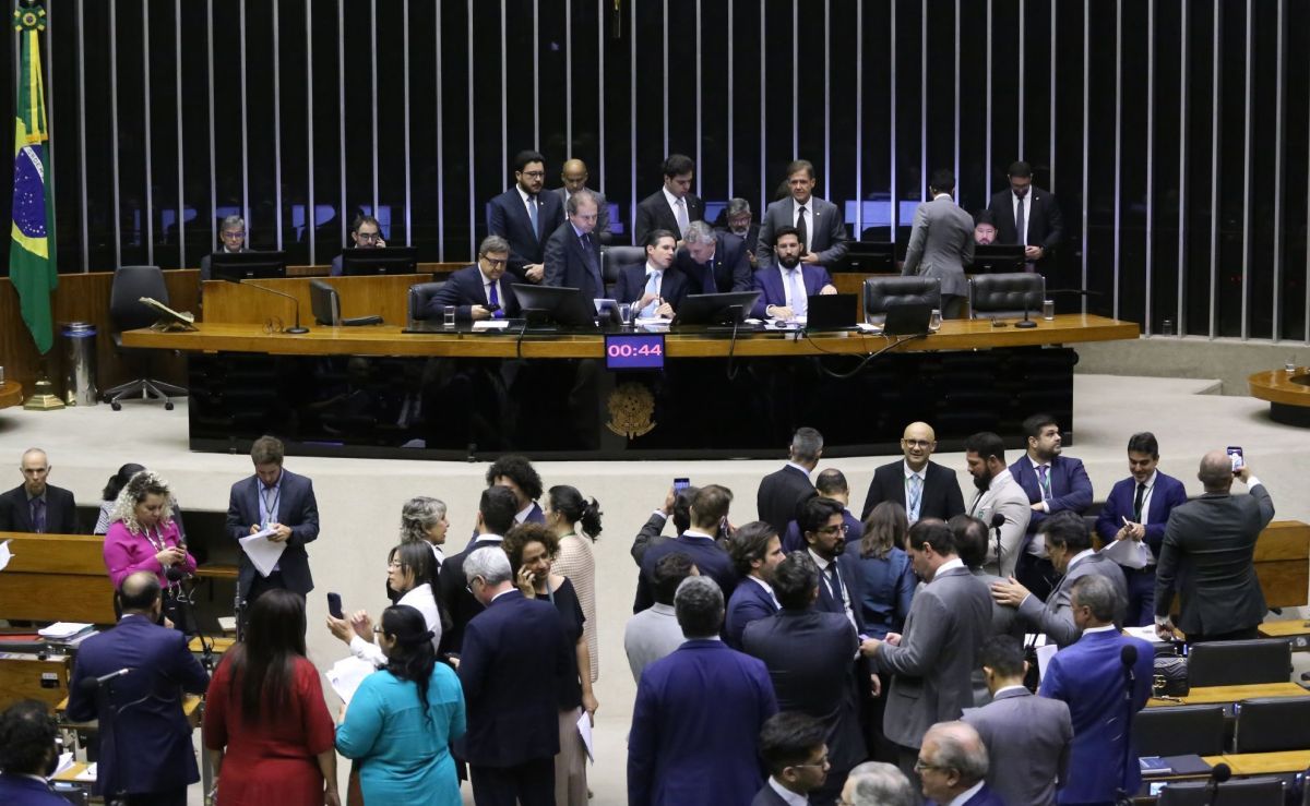 Veja a lista dos candidatos a deputado federal no Paraná