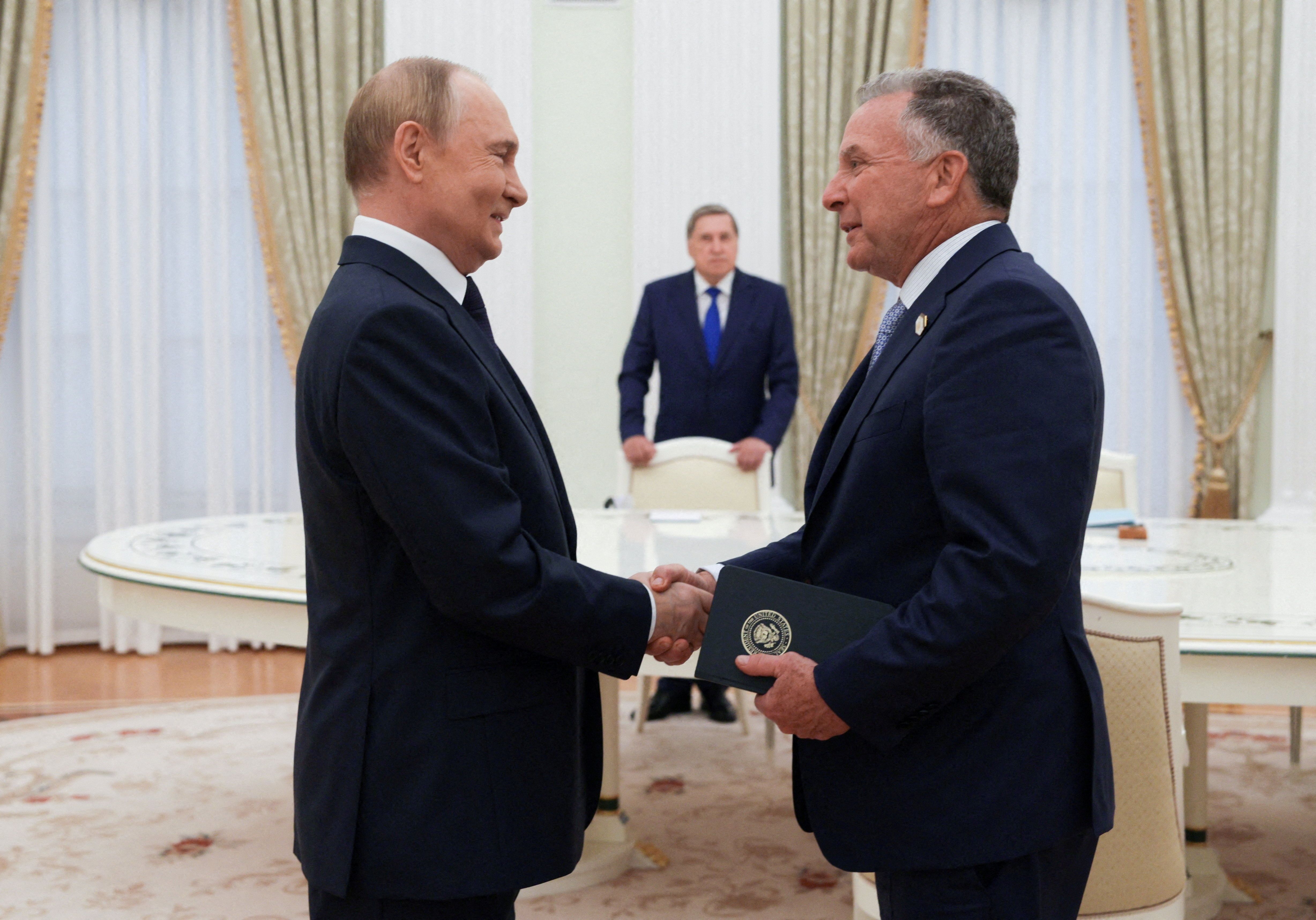 Vladimir Putin e Steve Witkoff em Moscou