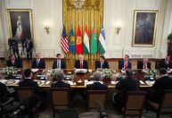 Trump anuncia adesão do Cazaquistão aos acordos de Abraão