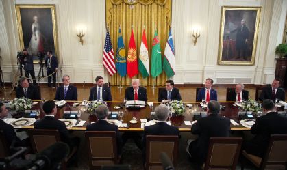 Trump anuncia adesão do Cazaquistão aos acordos de Abraão