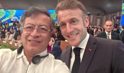 Petro e Macron tiram selfie durante Cúpula de Líderes em Belém