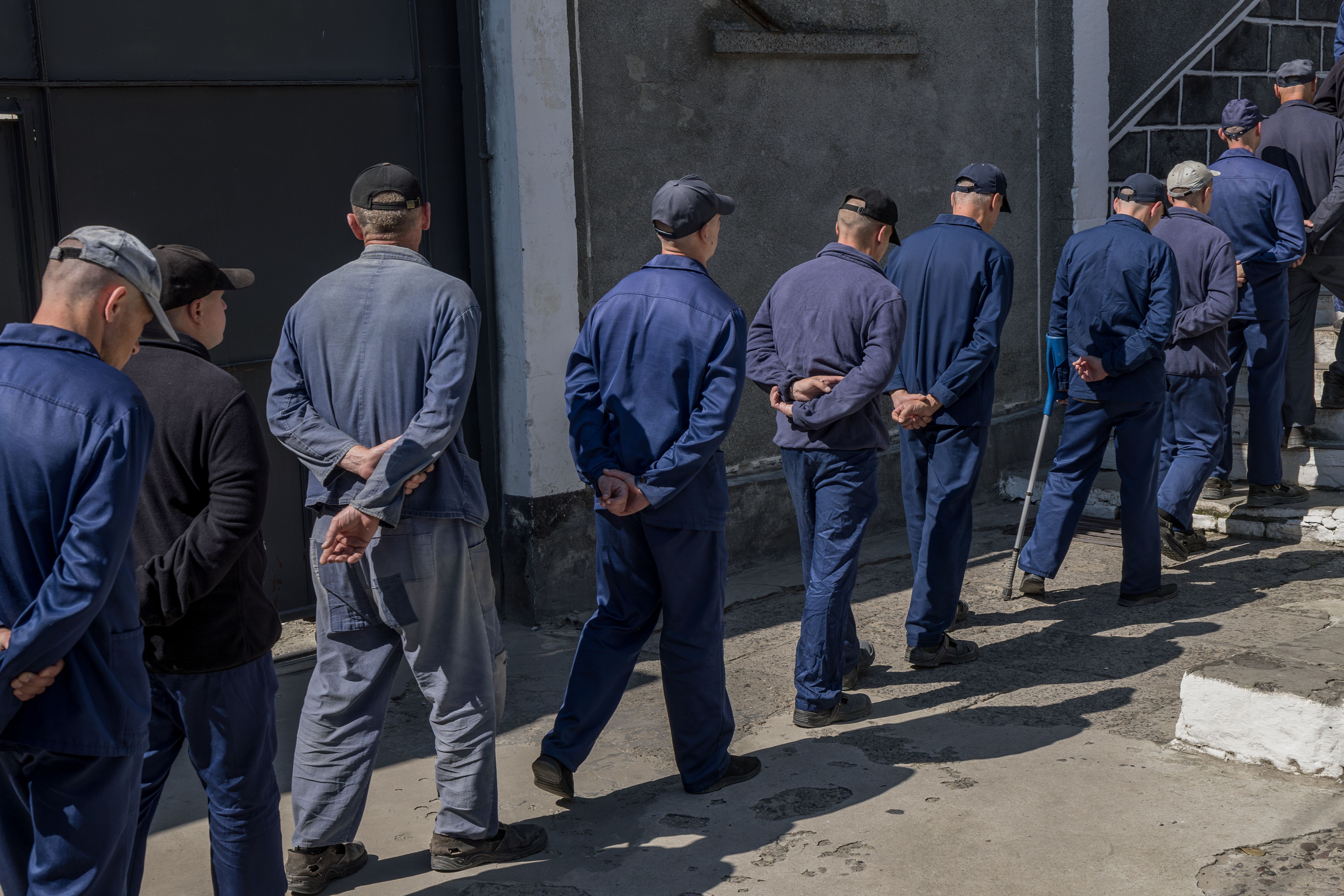 Foreign Fighters Among Russian POWs Held At Lviv Region Detention Center