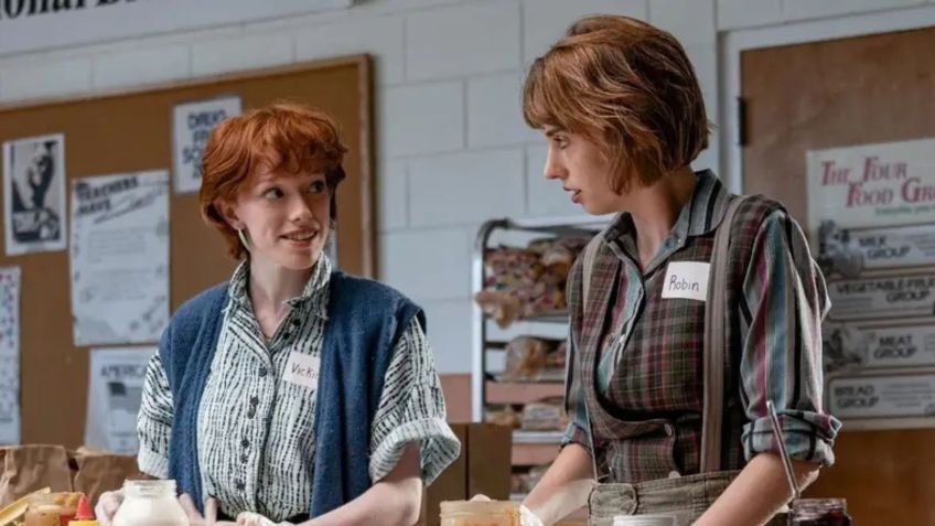 Robin Buckley se apaixona por Vickie • Reprodução / Netflix