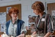 Quem é o par romântico de Robin em "Stranger Things"?