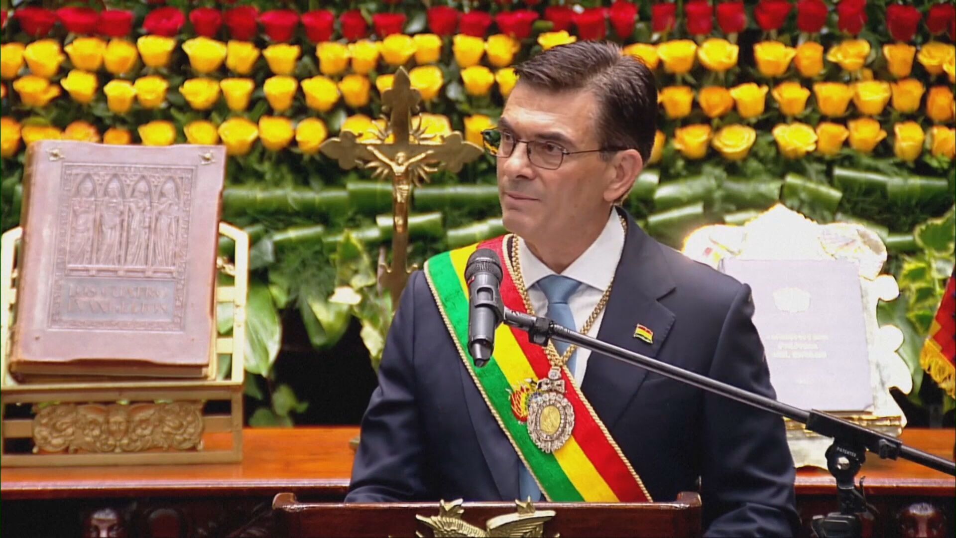 Rodrigo Paz toma posse como presidente da Bolívia