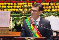 Rodrigo Paz toma posse como presidente da Bolívia