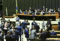 Em acordo, Congresso derruba vetos à renegociação de dívidas estaduais