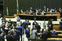 Em acordo, Congresso derruba vetos à renegociação de dívidas estaduais