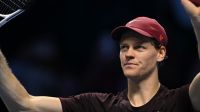 Jannik Sinner vence De Minaur e vai à terceira final seguida do ATP Finals