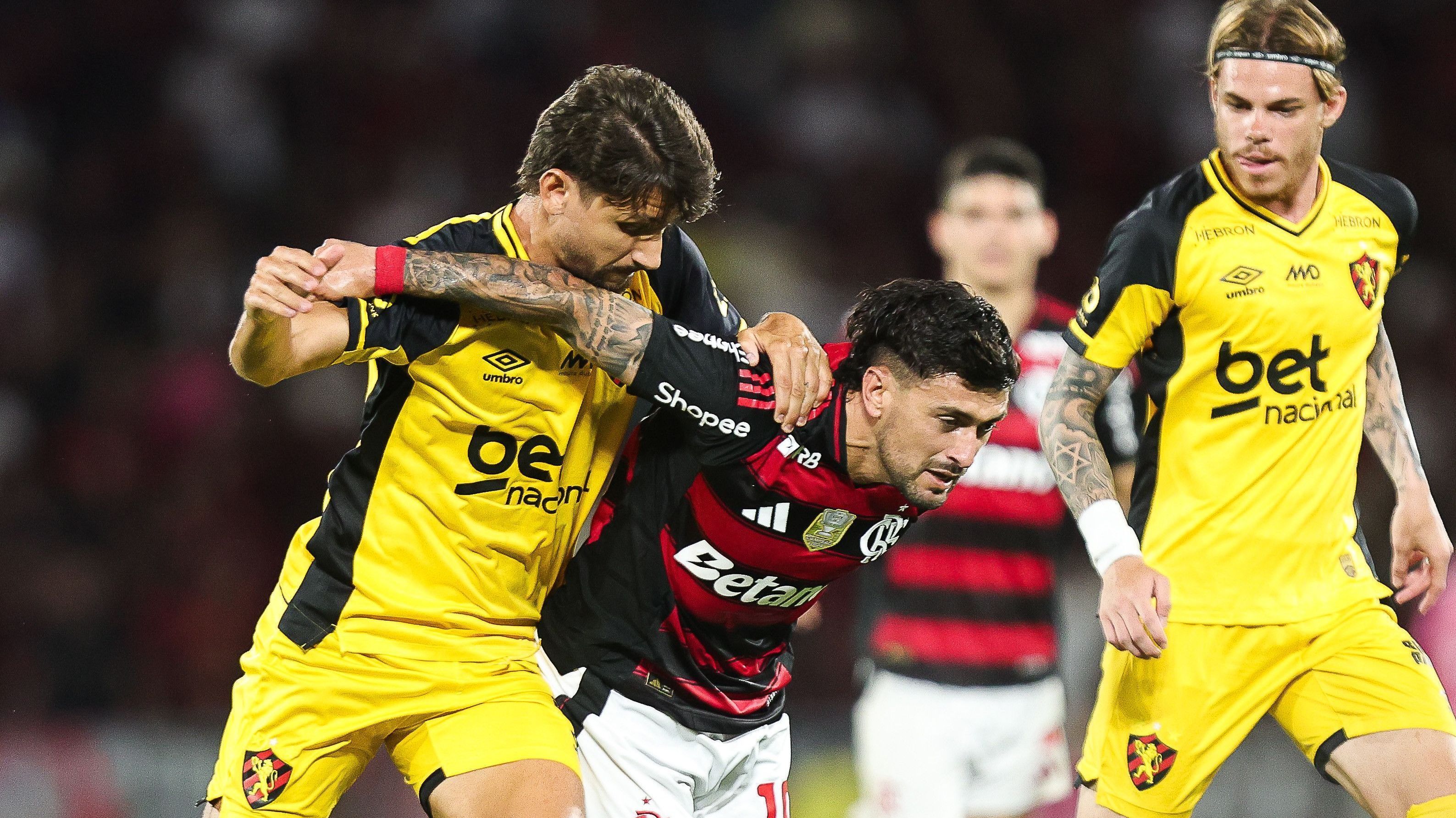 Sport x Flamengo se enfrentam neste sábado (15)