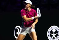 Eliminada do WTA Finals, Swiatek fala em “karma” após temporada irregular