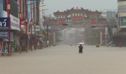 Inundações no sul da Tailândia deixam moradores ilhados