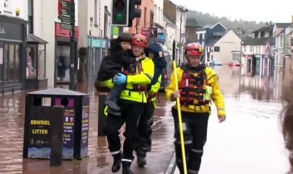 Tempestade Claudia causa mortes em Portugal e enchentes no Reino Unido