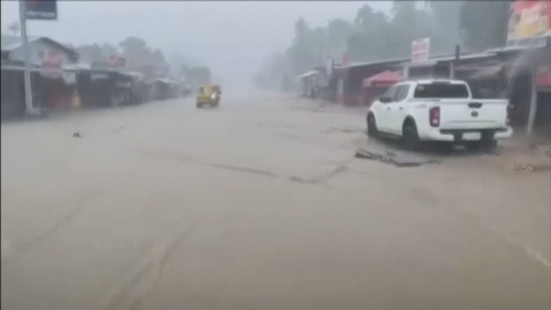 Tempestade tropical força retiradas de casa ao se aproximar das Filipinas