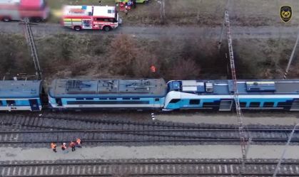 Mais de 40 pessoas ficam feridas após colisão de trens na Tchéquia