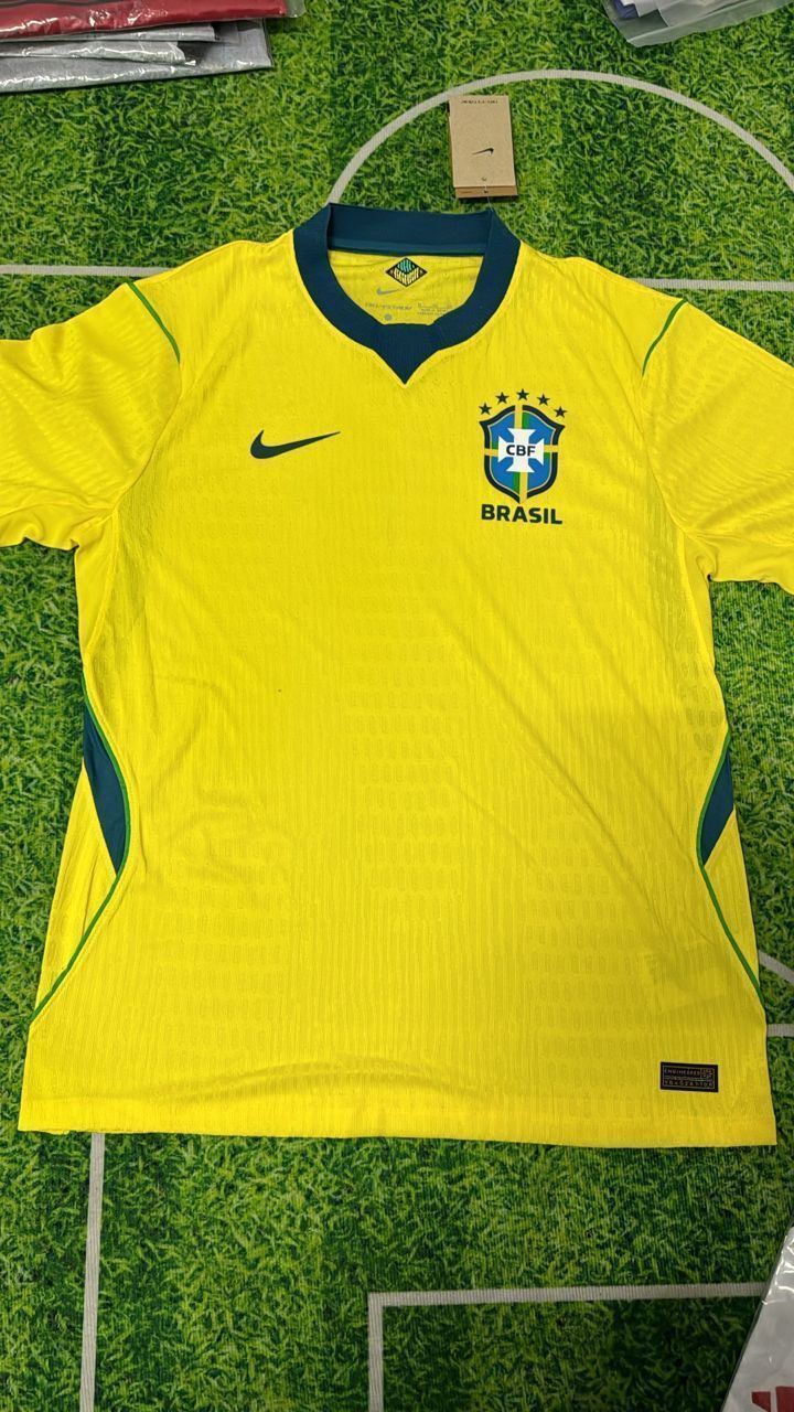 Site especializado em vazamentos de camisas aponta provável uniforme da Seleção do Brasil • Reprodução