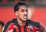 Vitória bate Mirassol, sai do Z4 e complica Internacional no Brasileirão