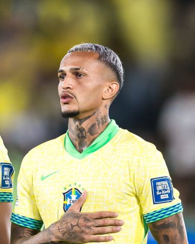 Wesley, lateral da Seleção Brasileira • @wesleyfranca03_