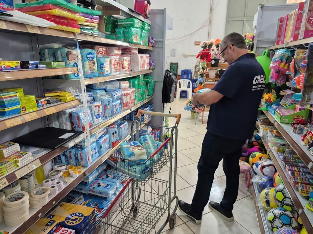 O órgão apreendeu 960 quilos de produtos impróprios para consumo, em Barão do Triunfo (RS) • Divulgação/MPRS