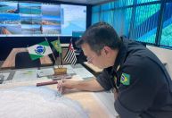 Marinha coordena resgates no litoral a partir de prédio em SP