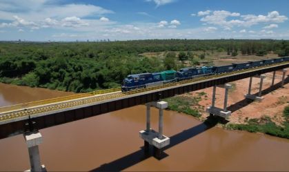 Maior obra ferroviária do país avança 1 km por dia em Mato Grosso