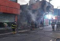 Incêndio de grandes proporções atinge loja em São Bernardo do Campo