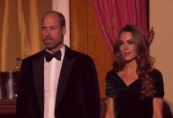William e Kate comparecem a evento de gala em Londres