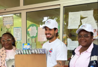 Zé Felipe visita escola na Angola e faz doação aos alunos da instituição