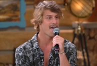 Matheus descobre que peão deu em cima de Duda em "A Fazenda": "Desgraçado"