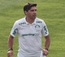 Por que Abel Ferreira renovou com Palmeiras sem aumento de salário e multa?