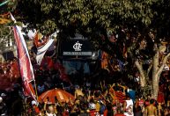 Jogadores do Flamengo reagem a AeroFla e invasão de ônibus: "Só bora"