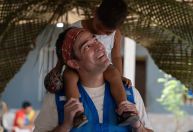 Ex-"Rebelde" Alfonso Herrera participa da COP30 em defesa de refugiados