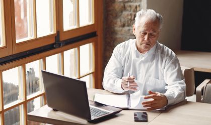 Alzheimer pode causar invalidez no trabalho? Entenda