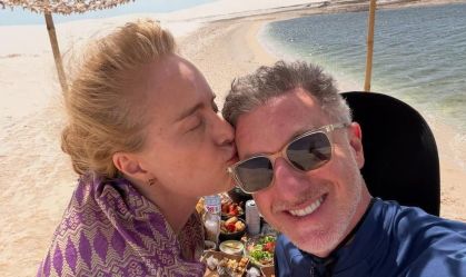 Angélica abre álbum de fotos com direito a topless nos Lençóis Maranhenses