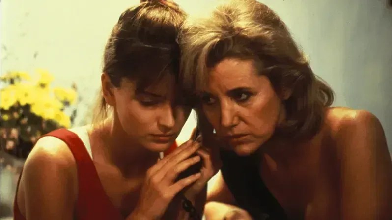 Paulina Porizkova e Sally Kirkland em "Anna" (1987) • Reprodução