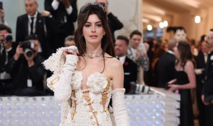 Com Anne Hathaway, Oscar revela mais apresentadores para 2026; veja