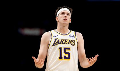 Reaves deve voltar aos Lakers após lesão; LeBron segue fora por ciática