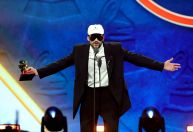 Grammy Latino: Ca7riel & Paco Amoroso e Bad Bunny são os grande vencedores