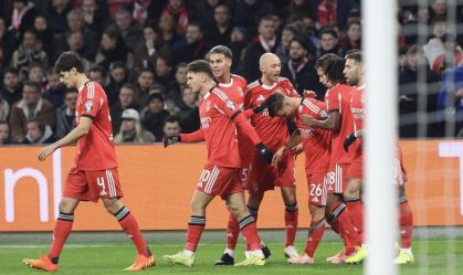 Benfica bate Ajax e consegue primeira vitória na Champions League