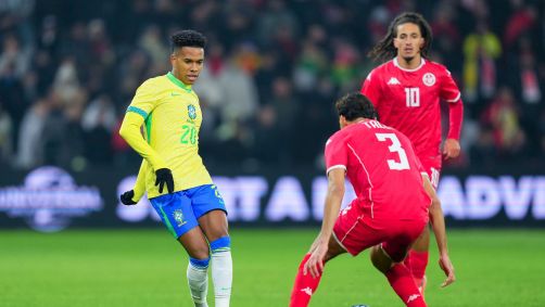 Lance de Brasil x Tunísia, em amistoso na França