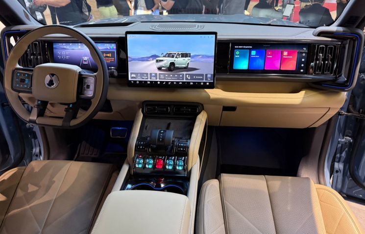 Cabine é moderna e repleta de tecnologias • Rodrigo Barros/CNN