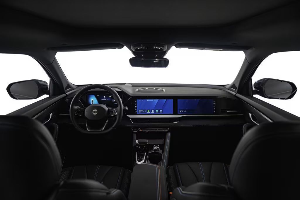 Interior conta com três telas • Renault/Divulgação