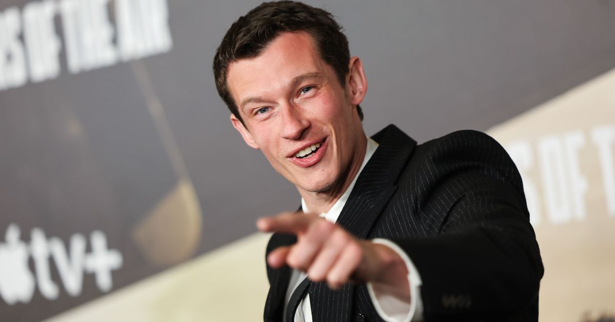 Cotado como novo James Bond e marido de Dua Lipa, quem é Callum Turner?
