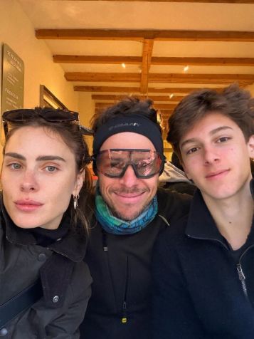 Carolina Dieckmmann com Tiago e José Worcman • Instagram/ Carolina Dieckmmann